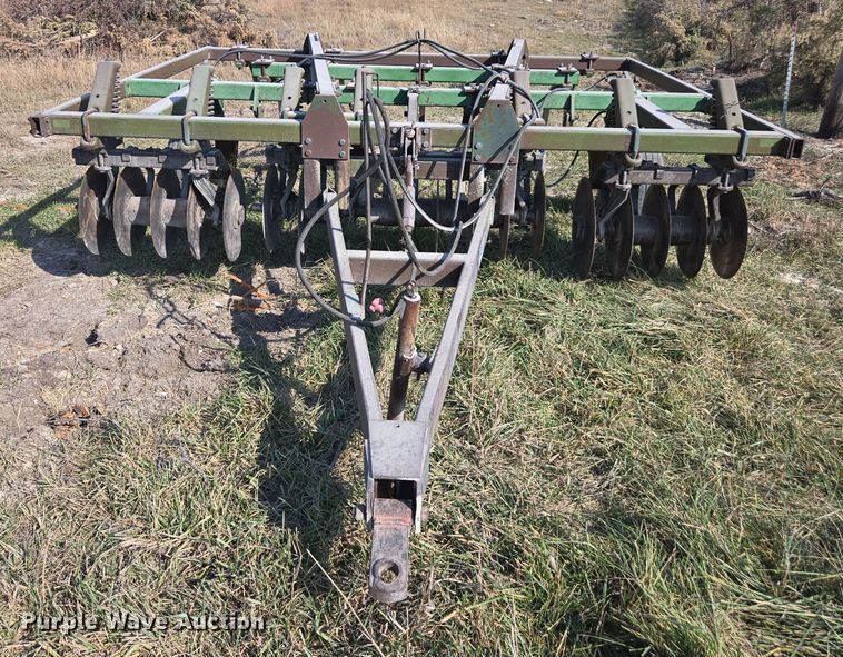 image for item EE7829 John Deere 712 disk ripper