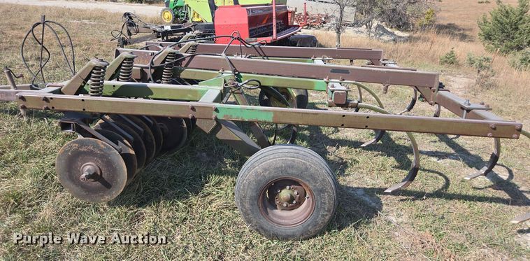 image for item EE7829 John Deere 712 disk ripper