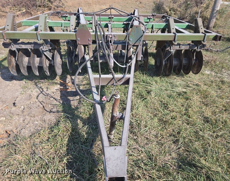 image for item EE7829 John Deere 712 disk ripper