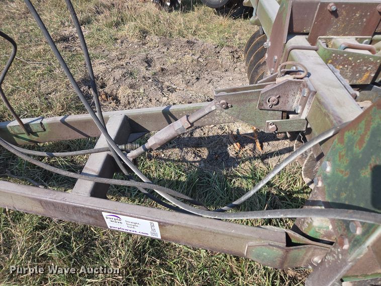 image for item EE7829 John Deere 712 disk ripper