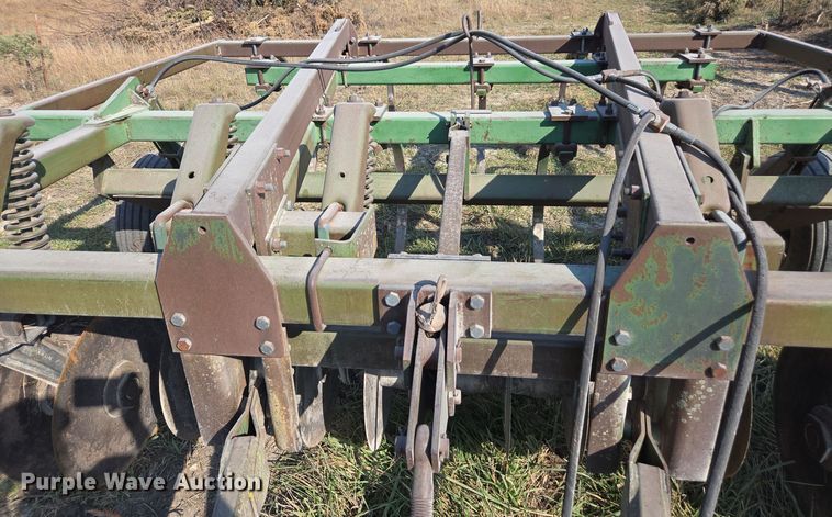image for item EE7829 John Deere 712 disk ripper