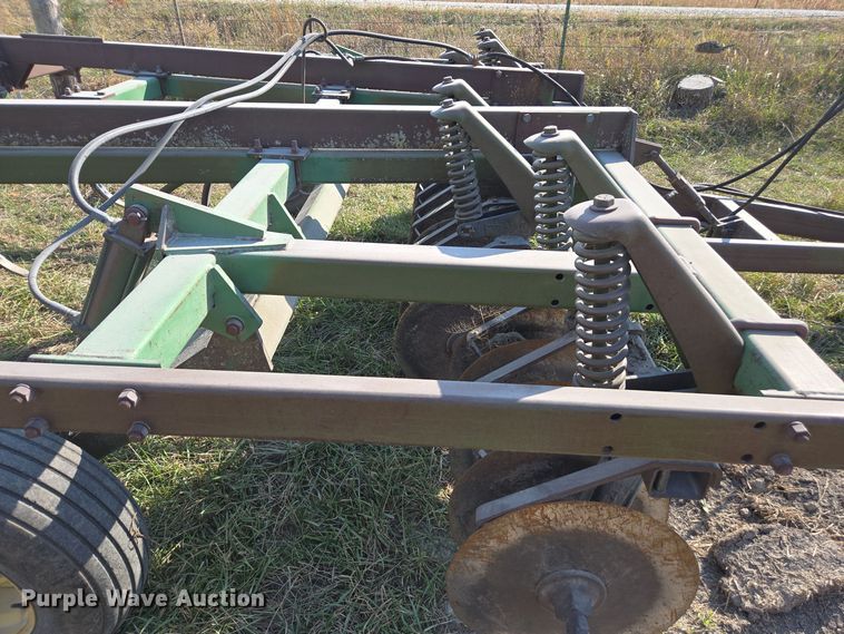 image for item EE7829 John Deere 712 disk ripper