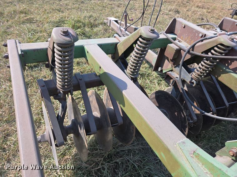 image for item EE7829 John Deere 712 disk ripper