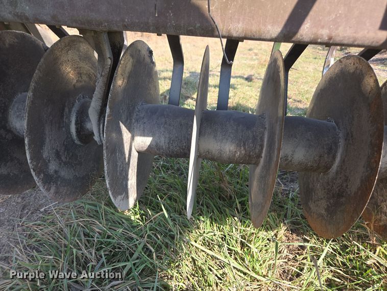 image for item EE7829 John Deere 712 disk ripper