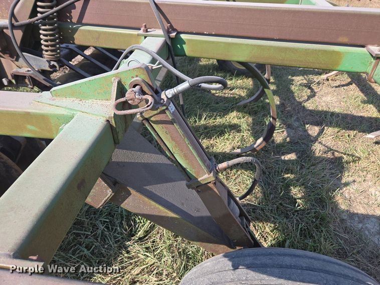 image for item EE7829 John Deere 712 disk ripper