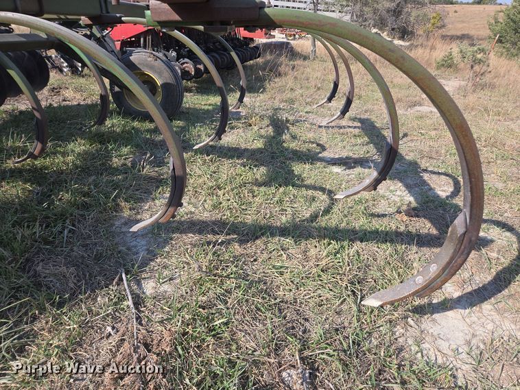 image for item EE7829 John Deere 712 disk ripper