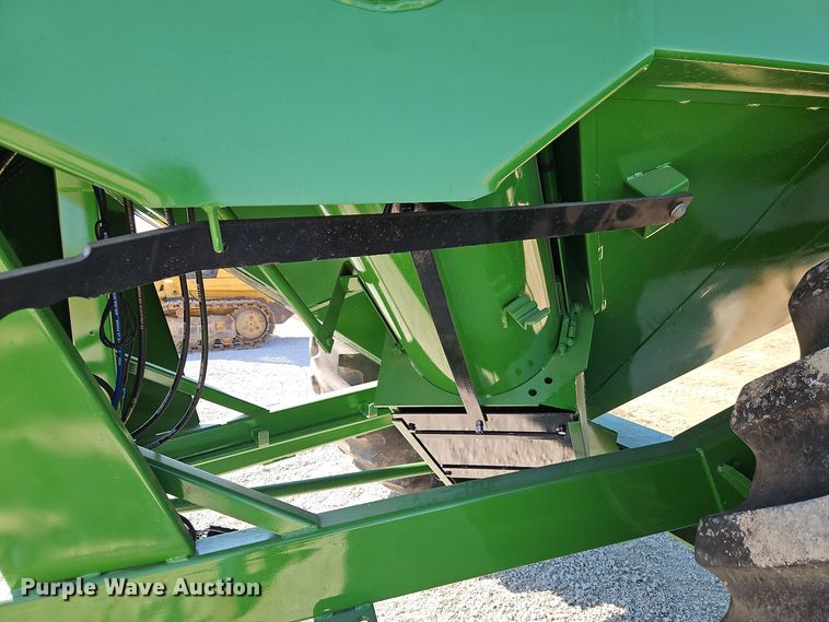 image for item EI8422 Unverferth 8250 grain cart