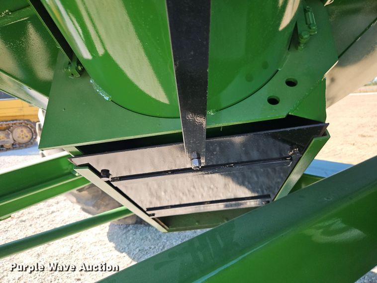 image for item EI8422 Unverferth 8250 grain cart