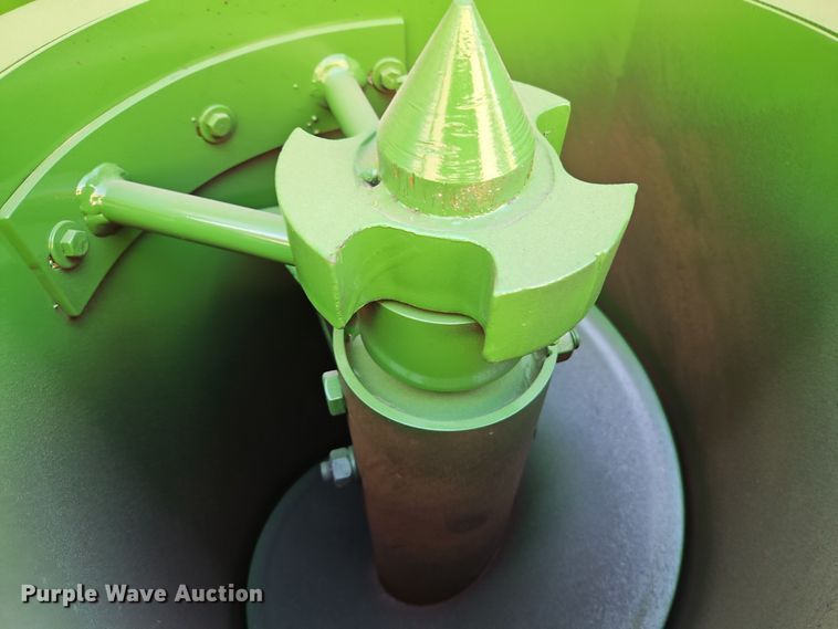 image for item EI8422 Unverferth 8250 grain cart