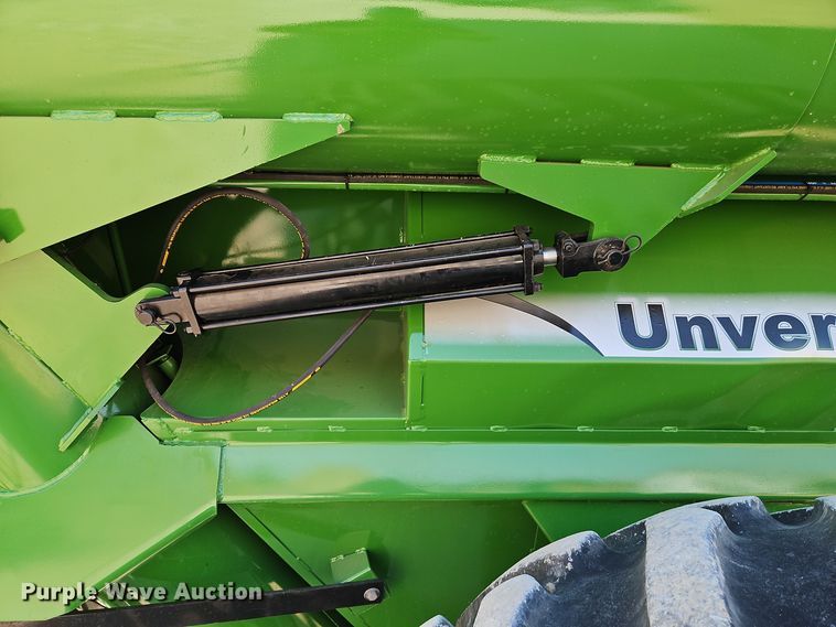 image for item EI8422 Unverferth 8250 grain cart