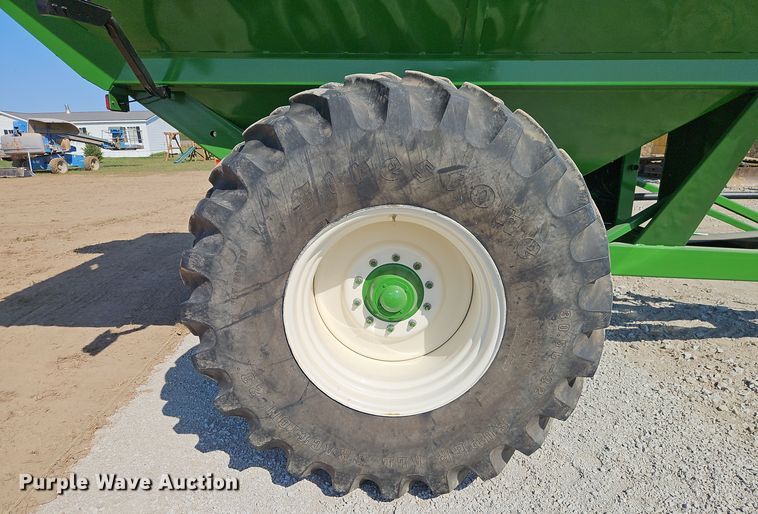 image for item EI8422 Unverferth 8250 grain cart