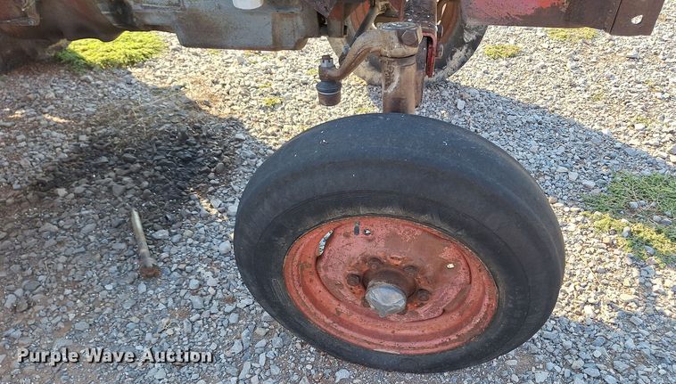 image for item EQ2307 Massey ferguson 165 tractor