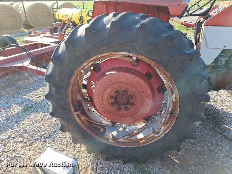 image for item EQ2307 Massey ferguson 165 tractor