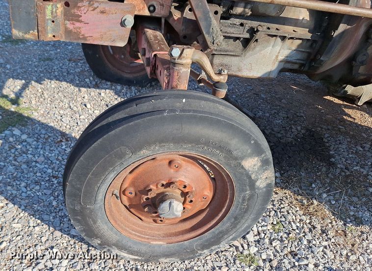 image for item EQ2307 Massey ferguson 165 tractor