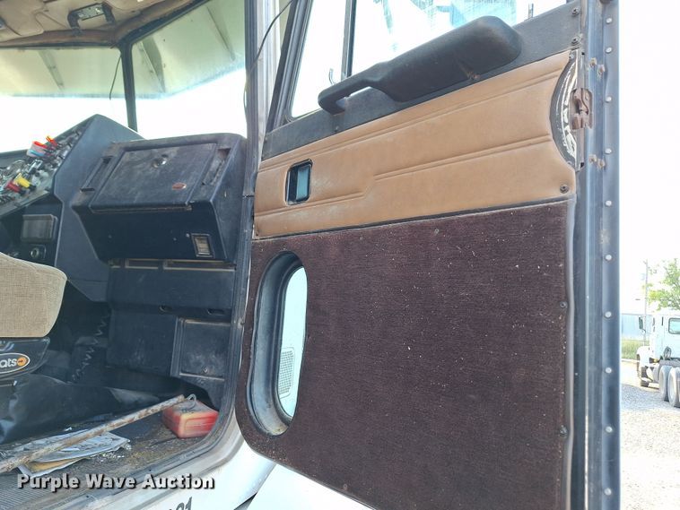 1995 Peterbilt 377 feed delivery truck in Chickasha, OK Item EQ2308