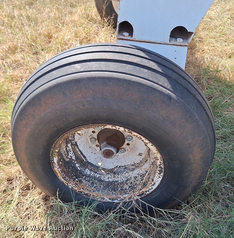 image for item EQ2314 NH3 tank trailer