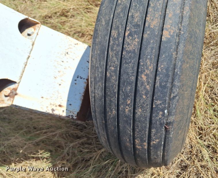 image for item EQ2314 NH3 tank trailer