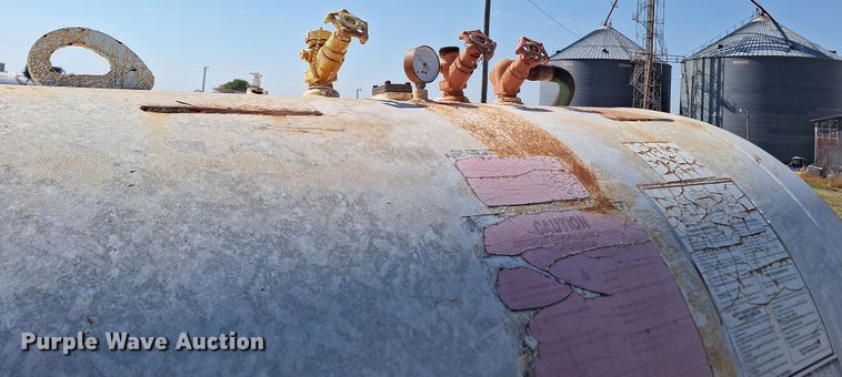 image for item EQ2315 NH3 tank trailer