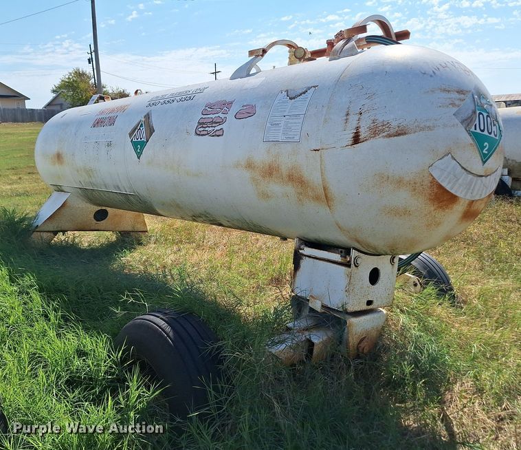 image for item EQ2316 NH3 tank trailer