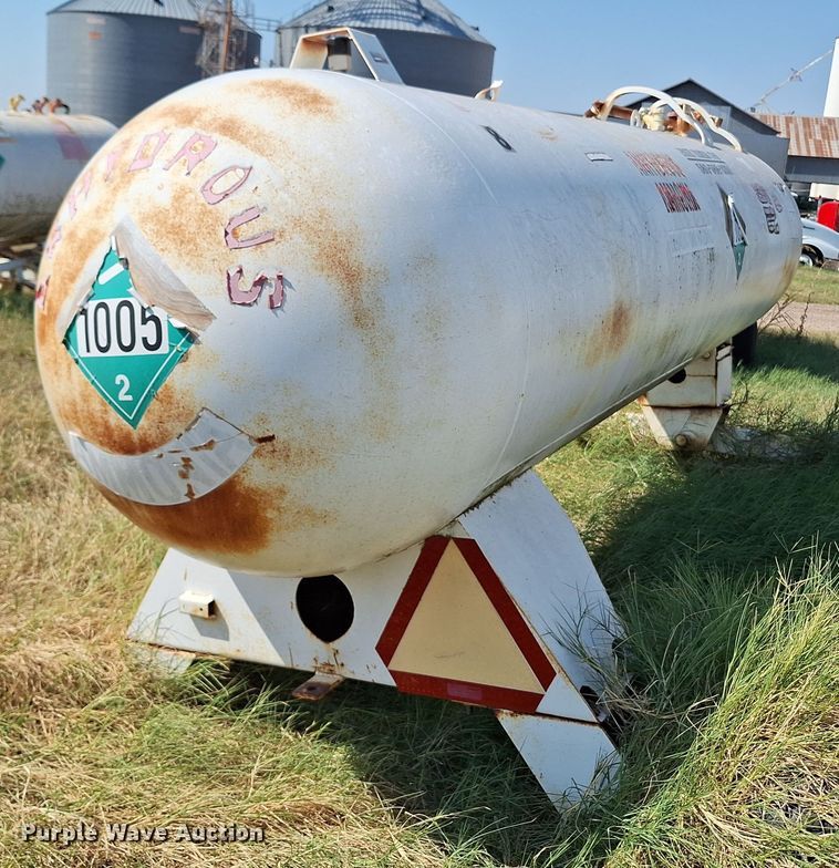 image for item EQ2316 NH3 tank trailer