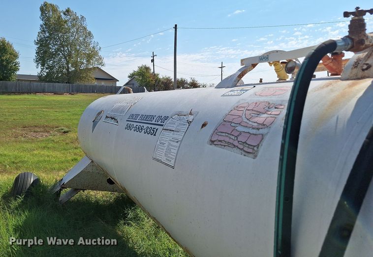 image for item EQ2317 NH3 tank trailer