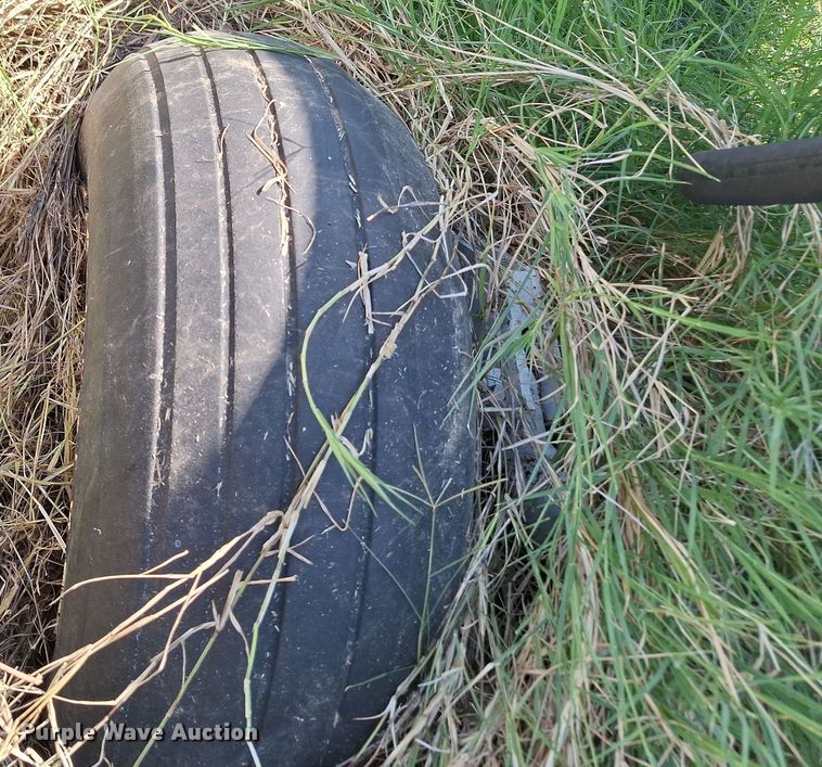 image for item EQ2317 NH3 tank trailer