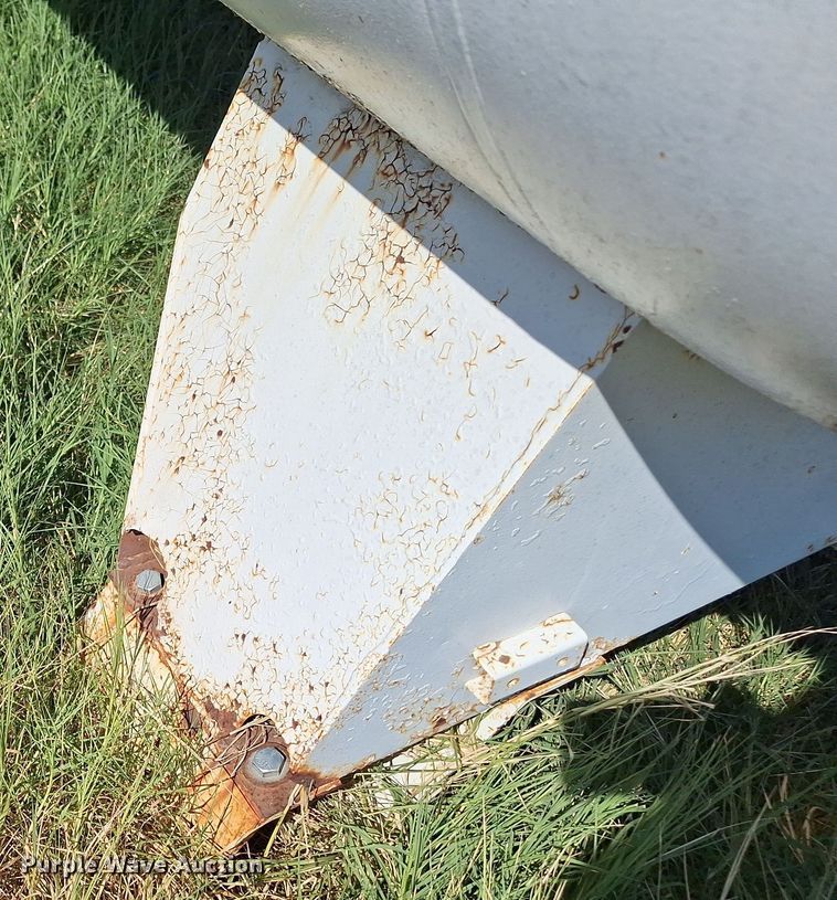 image for item EQ2317 NH3 tank trailer