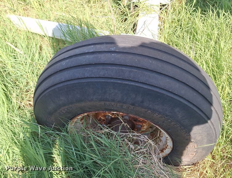 image for item EQ2317 NH3 tank trailer