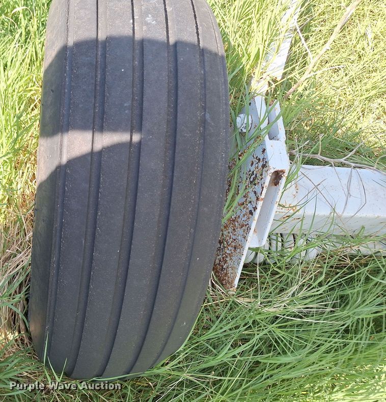 image for item EQ2317 NH3 tank trailer