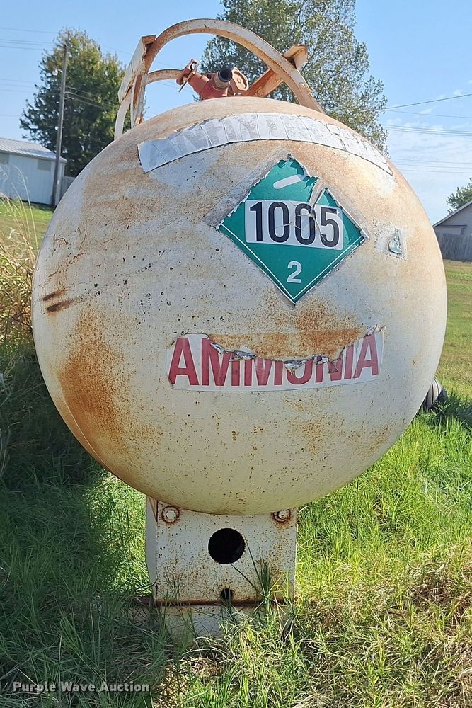 image for item EQ2318 NH3 tank trailer