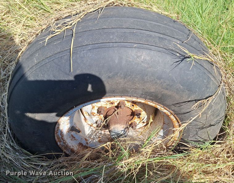 image for item EQ2318 NH3 tank trailer