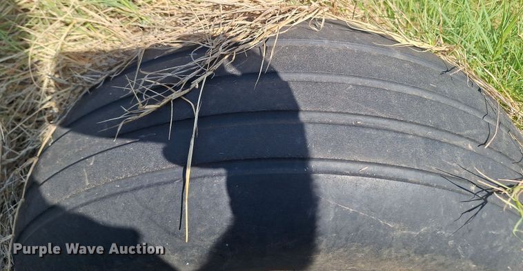 image for item EQ2318 NH3 tank trailer