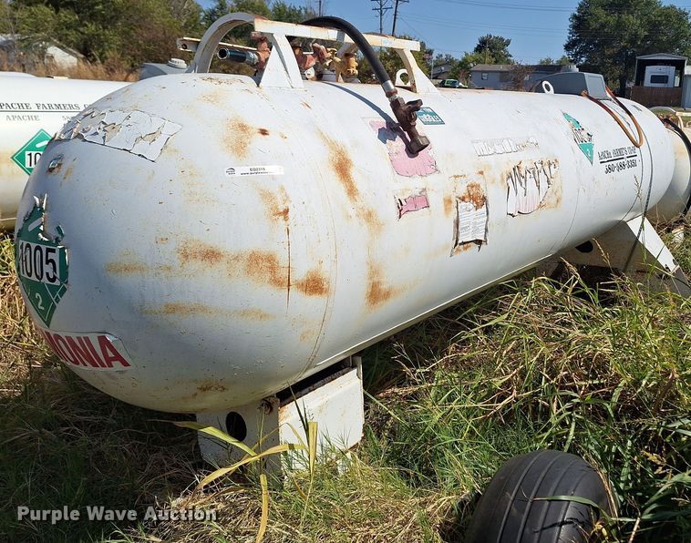 image for item EQ2319 NH3 tank trailer