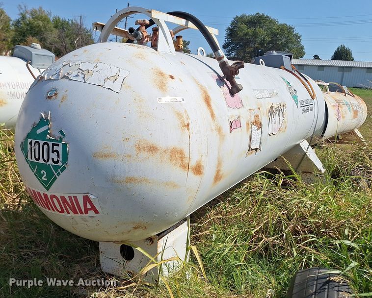 image for item EQ2319 NH3 tank trailer