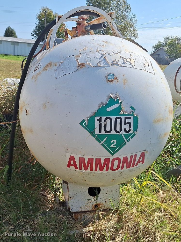 image for item EQ2319 NH3 tank trailer