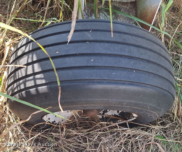 image for item EQ2319 NH3 tank trailer