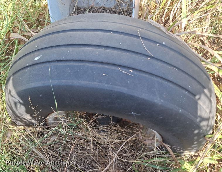 image for item EQ2319 NH3 tank trailer