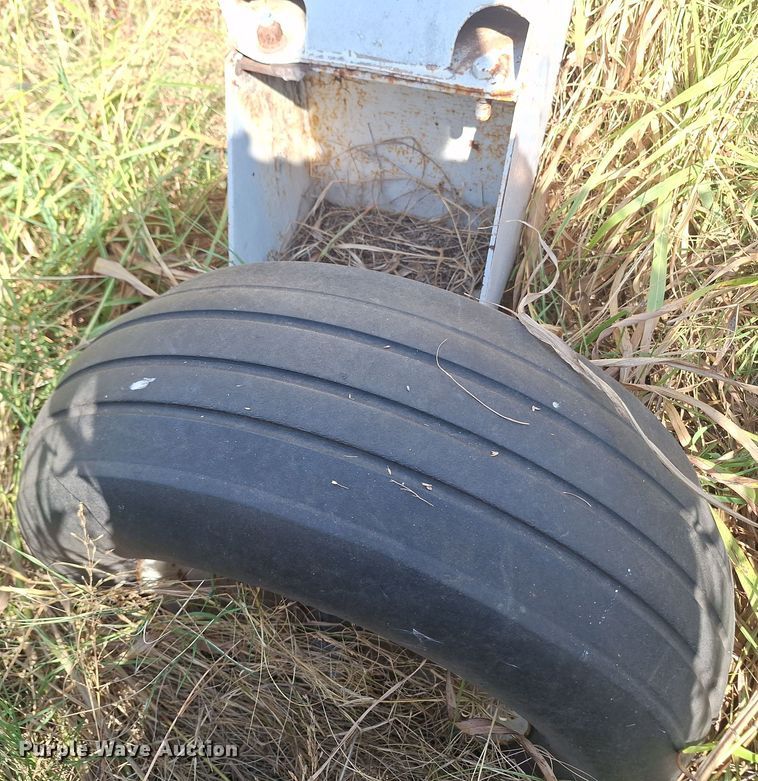 image for item EQ2319 NH3 tank trailer