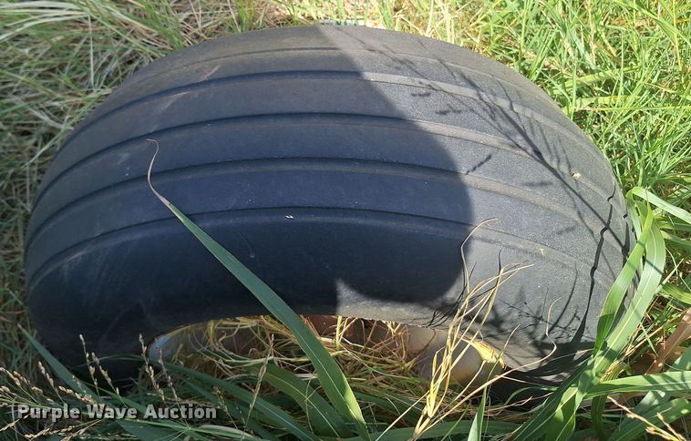 image for item EQ2319 NH3 tank trailer