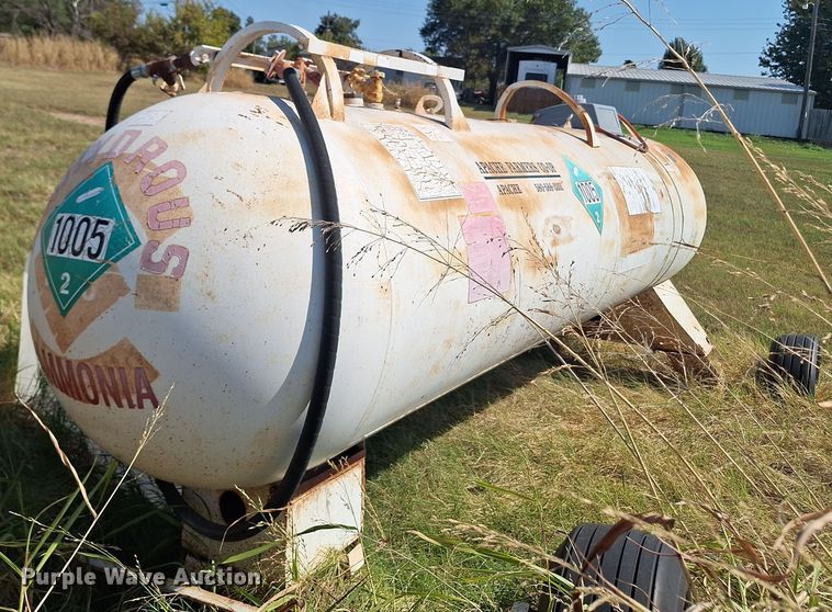 image for item EQ2319 NH3 tank trailer