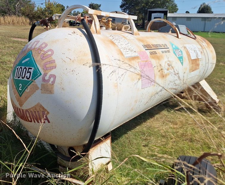 image for item EQ2319 NH3 tank trailer