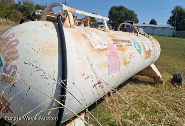 image for item EQ2319 NH3 tank trailer