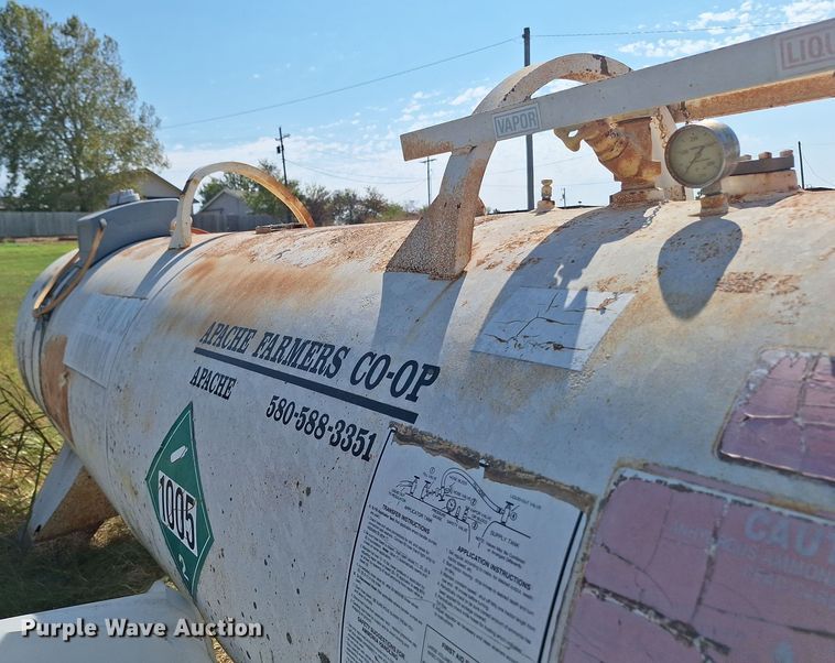 image for item EQ2319 NH3 tank trailer