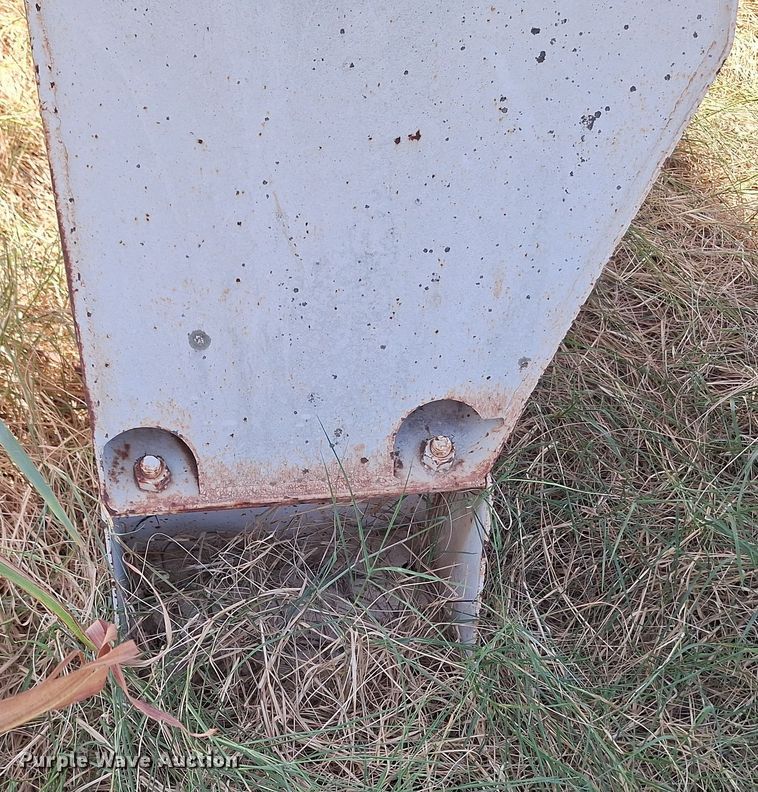 image for item EQ2319 NH3 tank trailer