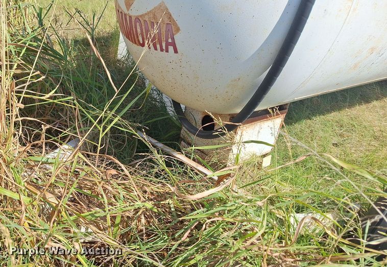 image for item EQ2319 NH3 tank trailer