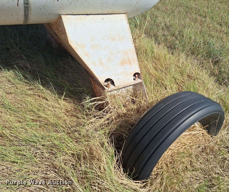 image for item EQ2319 NH3 tank trailer