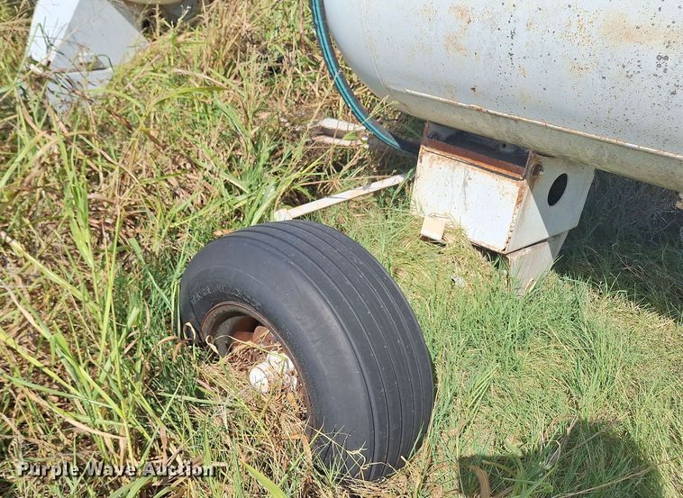 image for item EQ2319 NH3 tank trailer