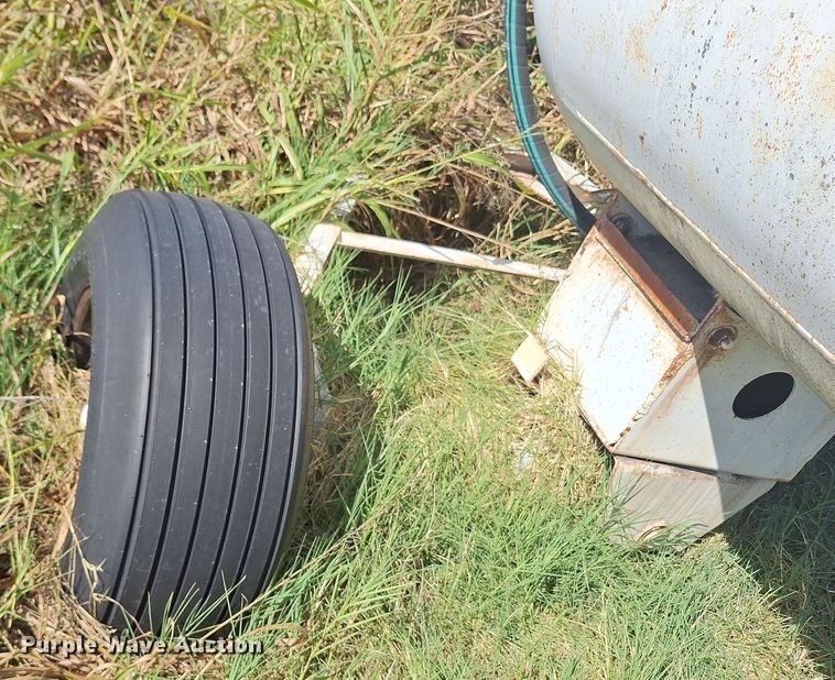 image for item EQ2319 NH3 tank trailer