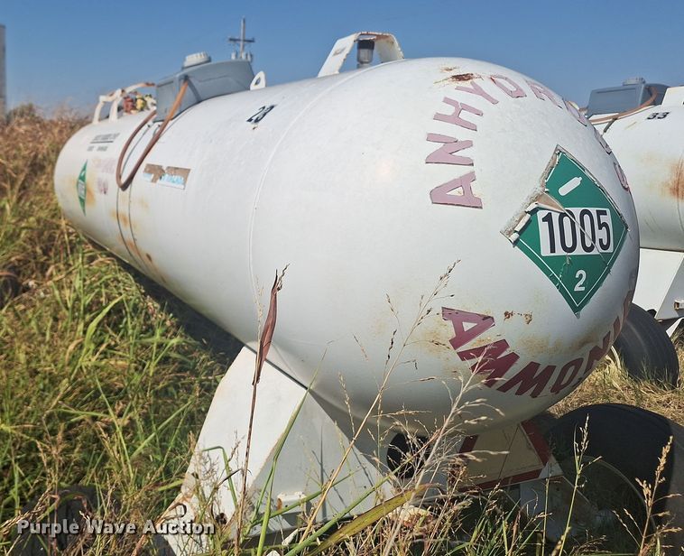 image for item EQ2320 NH3 tank trailer