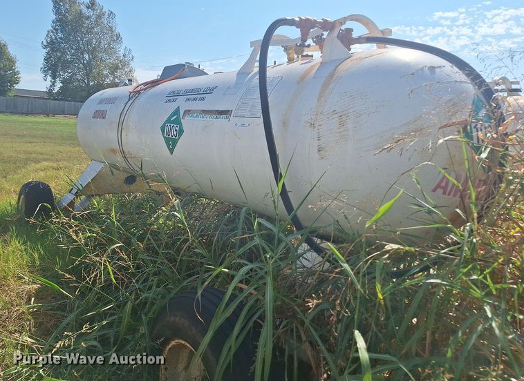 image for item EQ2320 NH3 tank trailer